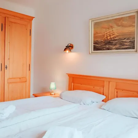 Apartment Apartmenthaus Sonnenburg 16 Kuehlungsborn